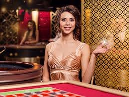 tridewi slot mobile app home screen showing football markets and live casino options